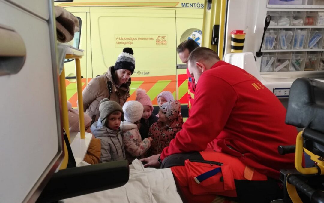 A Marcali Mentőállomásra látogatott az Almácska csoport